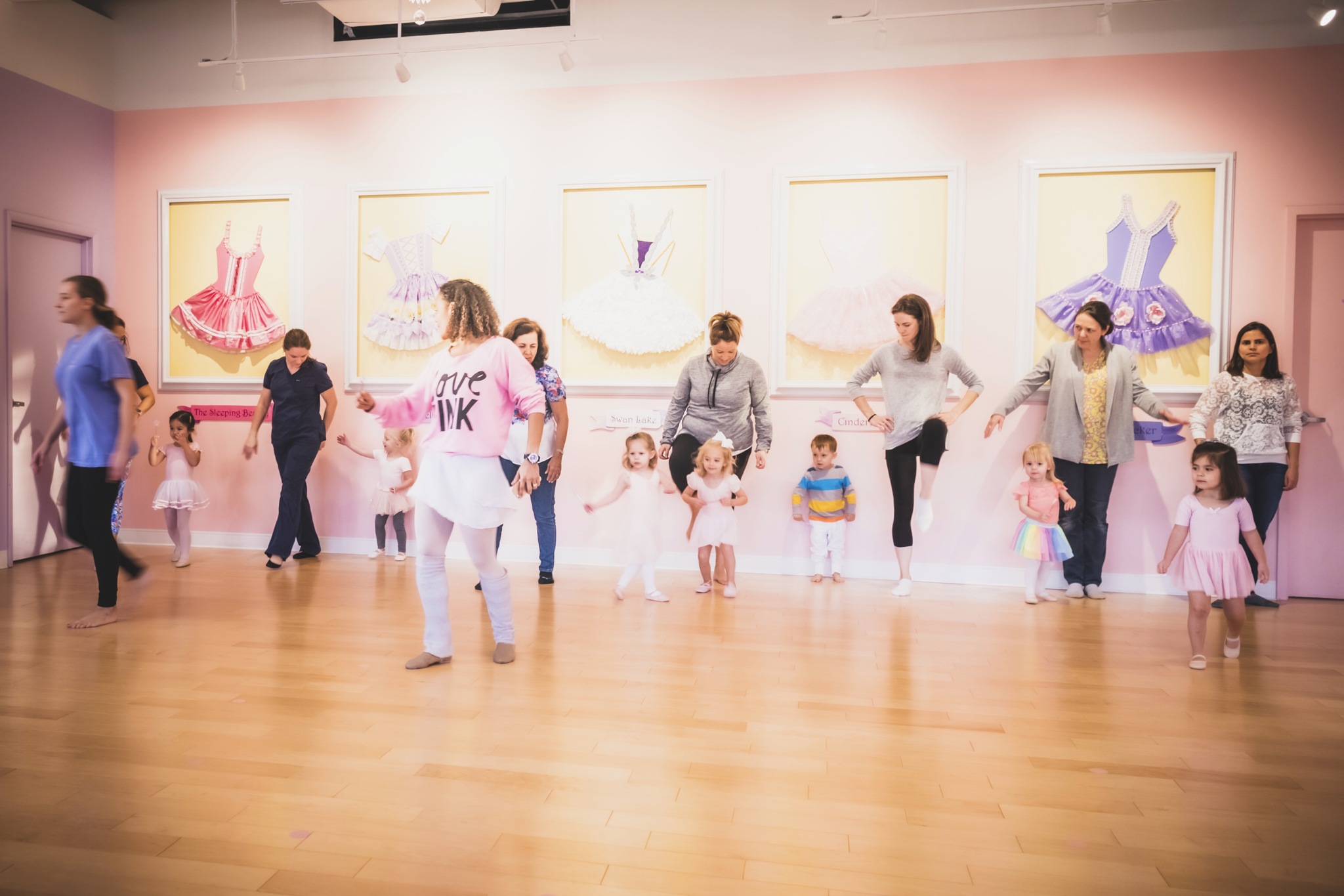 Tutu Toddlers dancing at Tutu School