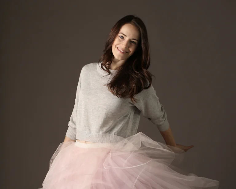 Lara O'Brien in Tutu